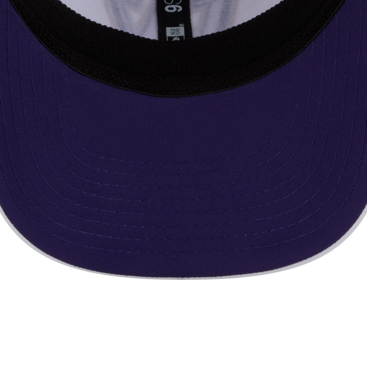 New Era White Washington Huskies 9Seventy Sport Stretch Snap Adjustable Hat